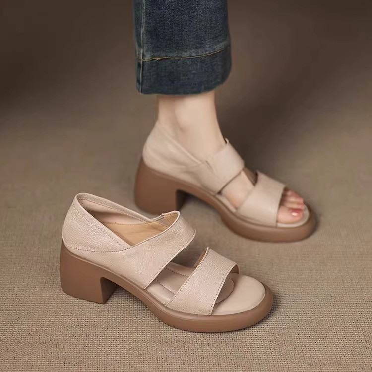 Sticky-soled bag and heeled sandals for women, summer apricot color soft leather soft sole, not tired, open toe thick high heeled fairy shoes fashionable