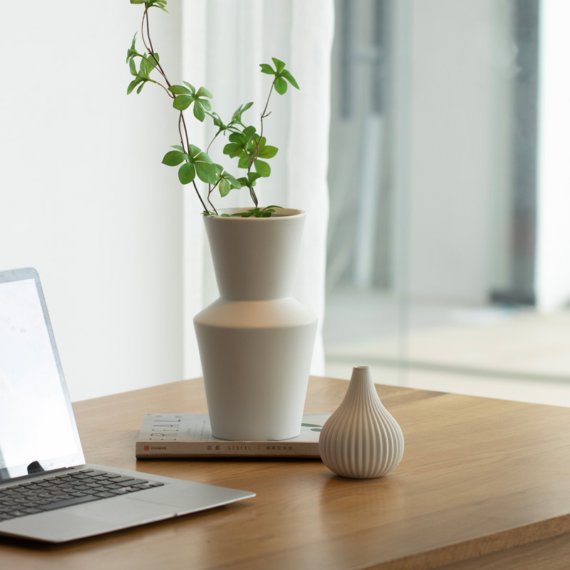 Modern vegan white elegant ceramic vase home decoration light luxury high-end soft decorations
