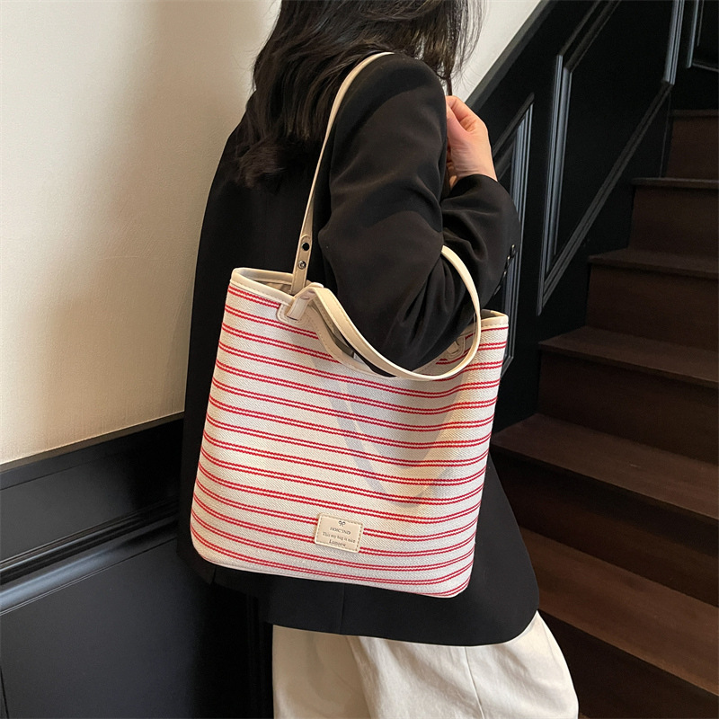 Simple underarm canvas bag, large capacity striped tote bag, fashionable, lazy and versatile travel shoulder bag