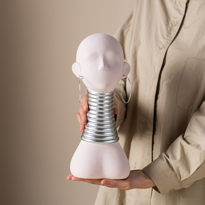 Modern ceramic simple Thai style long-neck human face home decoration style decorations